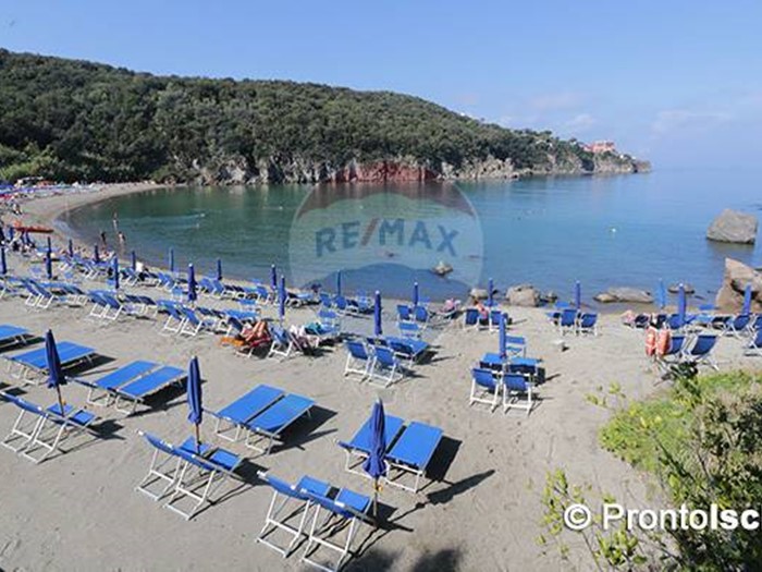 Trilocale in Vendita a Lacco Ameno, 220'000€, 54 m²