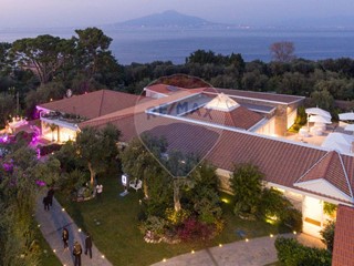 Immobile commerciale in Vendita a Sorrento, 3'600'000€, 2000 m²