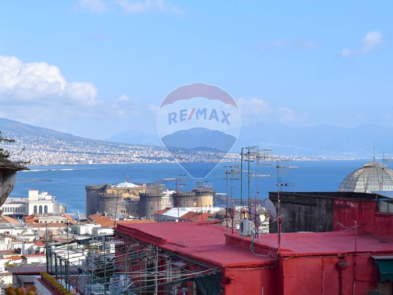 Appartamento in Vendita a Napoli, 490'000€, 300 m²