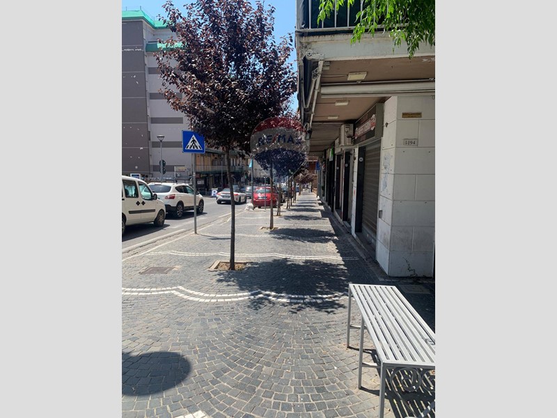 Immobile commerciale in Affitto a Ercolano, 750€, 78 m²