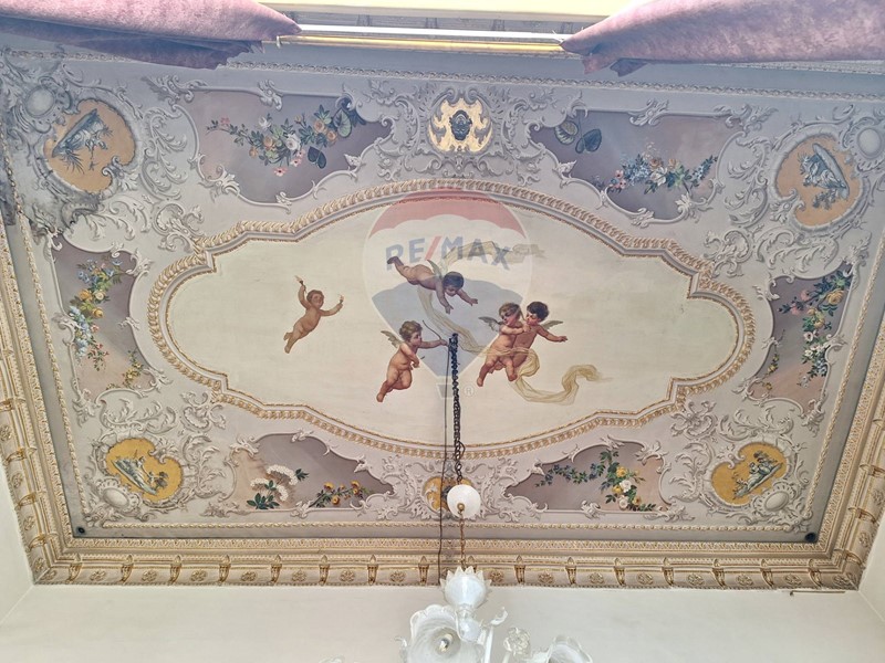 Appartamento in Vendita a Napoli, 680'000€, 155 m²