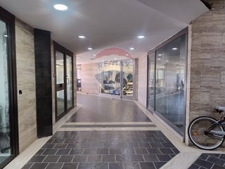 Negozio in Vendita a Napoli, 195'000€, 69 m²