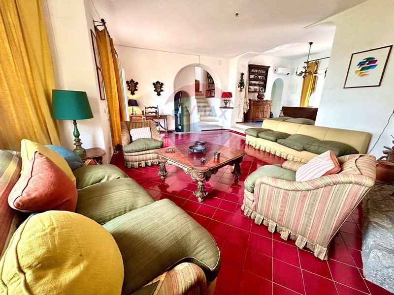 Villa in Vendita a Casamicciola Terme, 740'000€, 182 m²