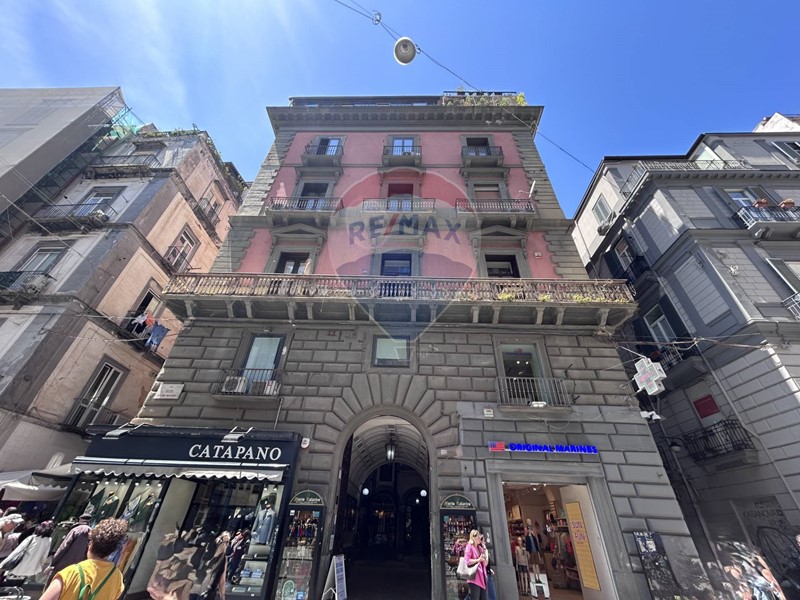 Ufficio in Affitto a Napoli, 435€, 30 m²