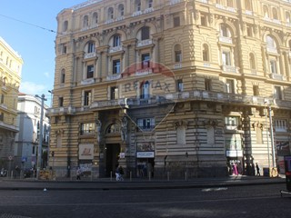Trilocale in Vendita a Napoli, 249'000€, 107 m²