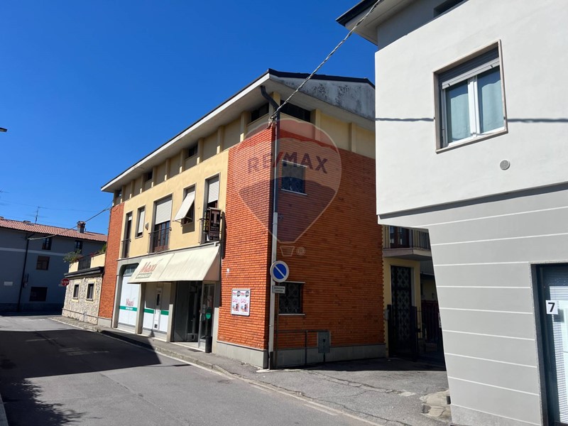 Negozio in Vendita a Castelli Calepio, 315'000€, 326 m²