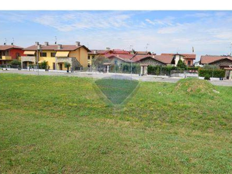 Terreno edificabile in Vendita a Bolgare, 325'000€, 1520 m²