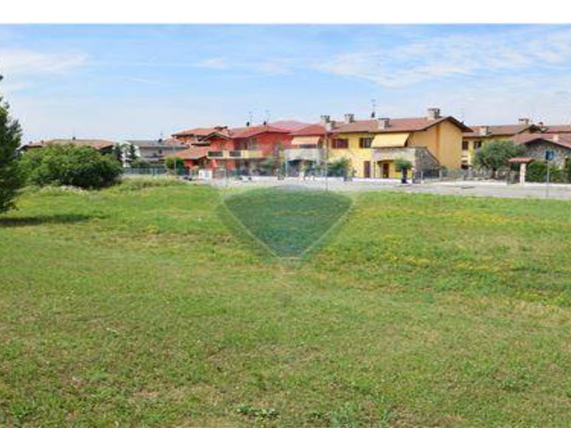 Terreno edificabile in Vendita a Bolgare, 150'000€, 710 m²