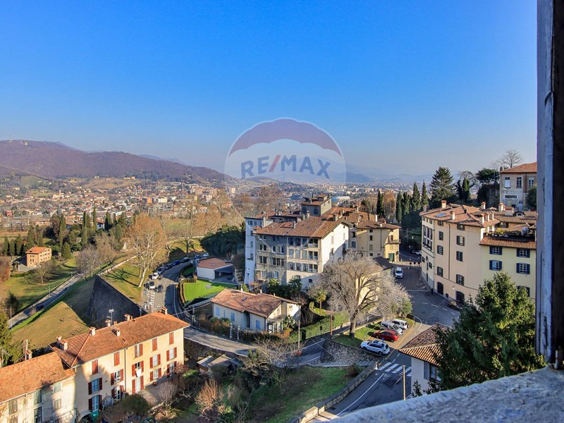 Appartamento in Vendita a Bergamo, 790'000€, 220 m²