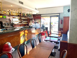 Attività commerciale in Vendita a Bergamo, 109'000€, 53 m²