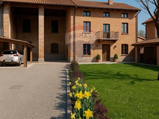 Rustico in Vendita a Caravaggio, 365'000€, 402 m²