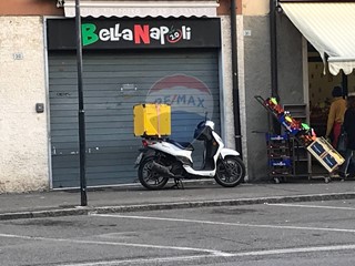 Immobile commerciale in Vendita a Gorle, 100'000€, 70 m²
