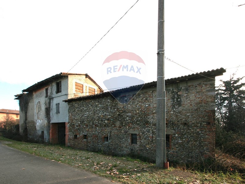 Rustico in Vendita a Boltiere, 130'000€, 1580 m², con Box