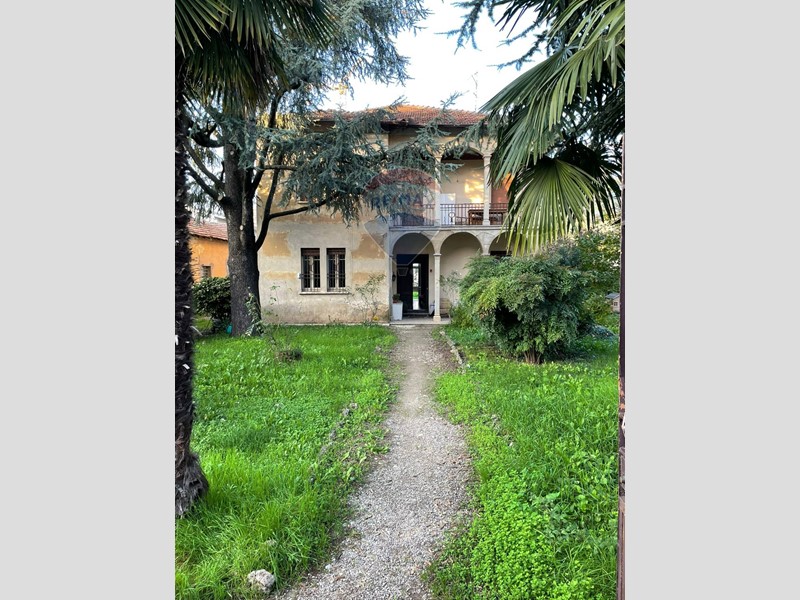 Villa in Vendita a Treviglio, 1'318'000€, 350 m²