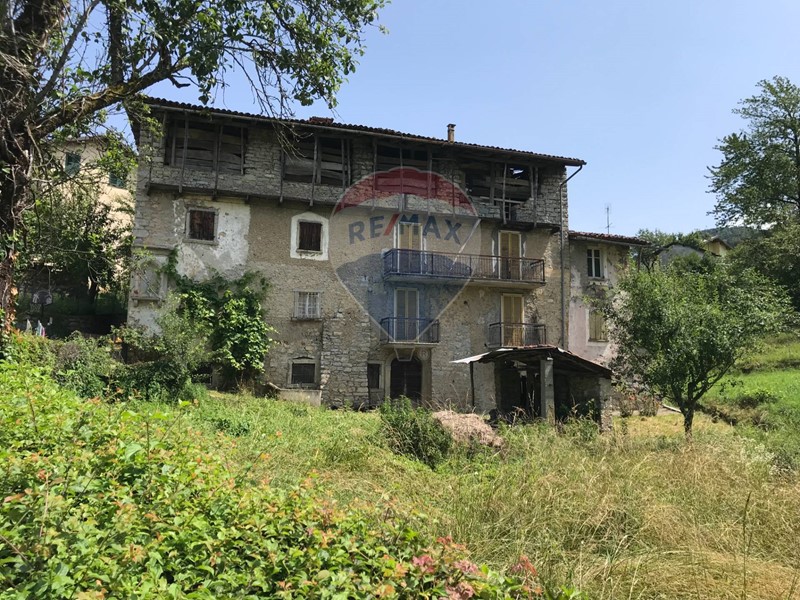 Rustico in Vendita a Zogno, 75'000€, 500 m²