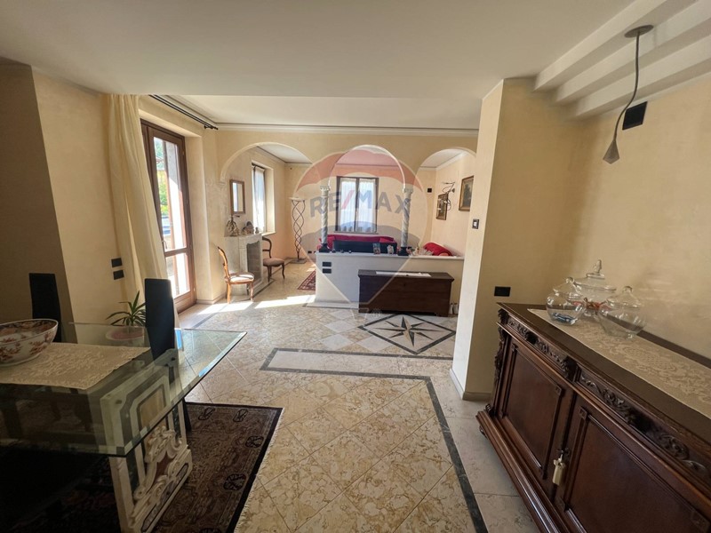 Appartamento in Vendita a Pradalunga, 269'000€, 239 m²