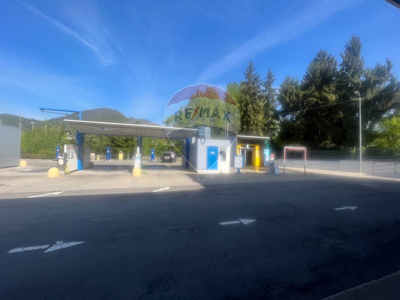 Immobile commerciale in Vendita a Pradalunga, 395'000€, 1560 m²