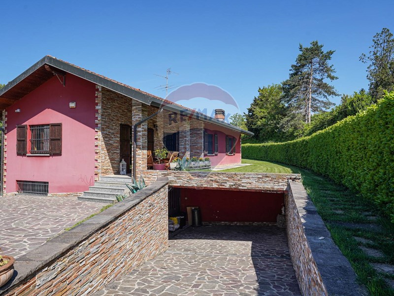 Villa in Vendita a Mapello, 440'000€, 249 m²