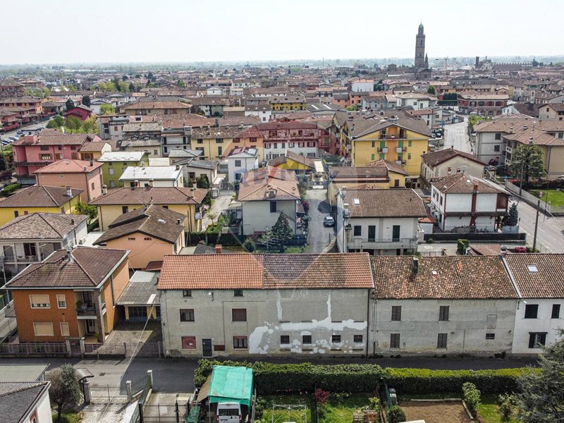 Rustico in Vendita a Caravaggio, 279'000€, 305 m²