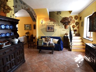 Casa Indipendente in Vendita a Sovere, 399'000€, 200 m²