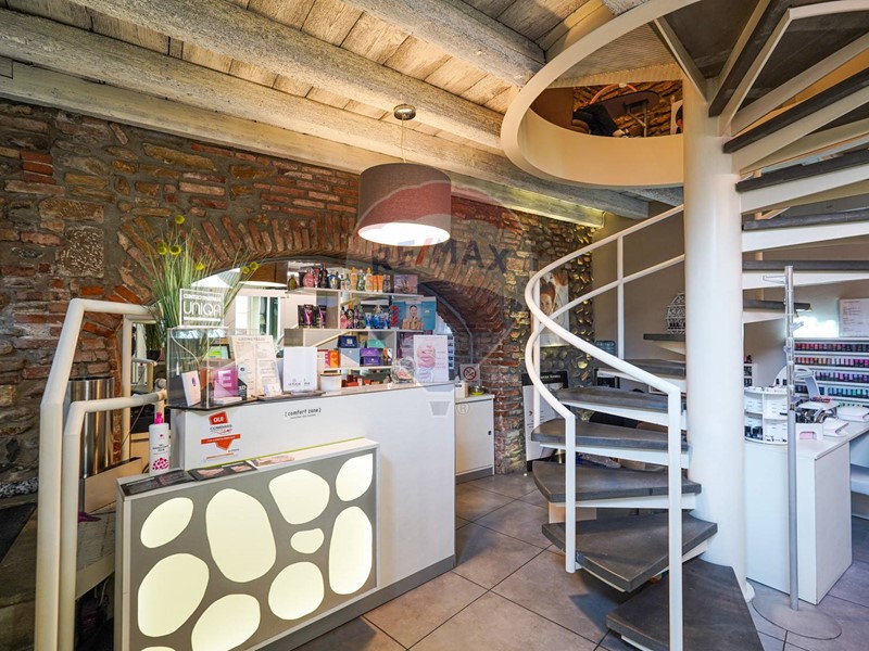 Attività commerciale in Vendita a Bergamo, 99'000€, 94 m²