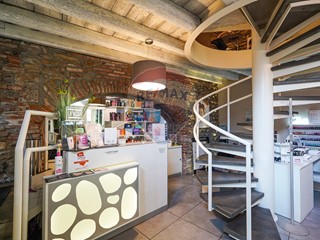 Attività commerciale in Vendita a Bergamo, 99'000€, 94 m²
