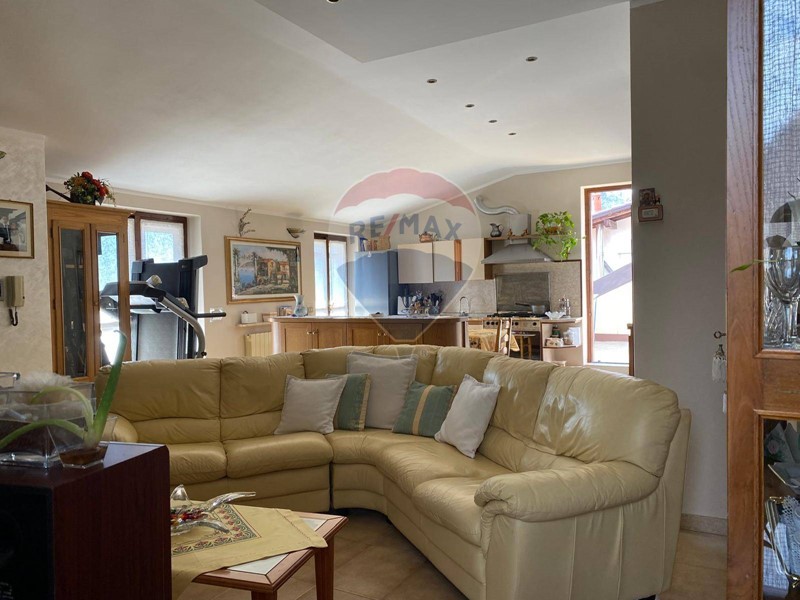 Trilocale in Vendita a Parzanica, 125'000€, 119 m²