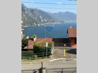 Villa in Vendita a Riva di Solto, 149'000€, 80 m²