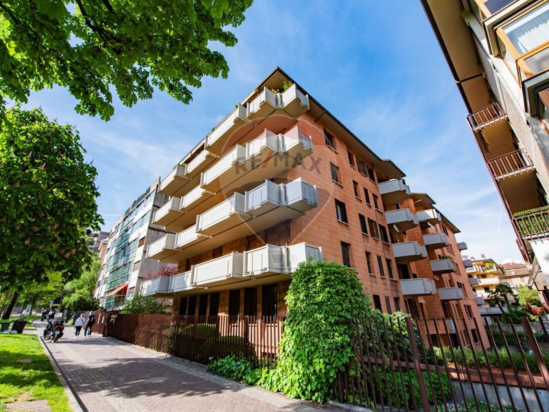 Appartamento in Vendita a Bergamo, 820'000€, 220 m²