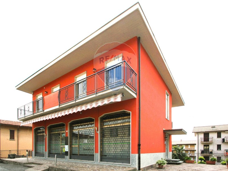 Casa Indipendente in Vendita a Paladina, 380'000€, 327 m²