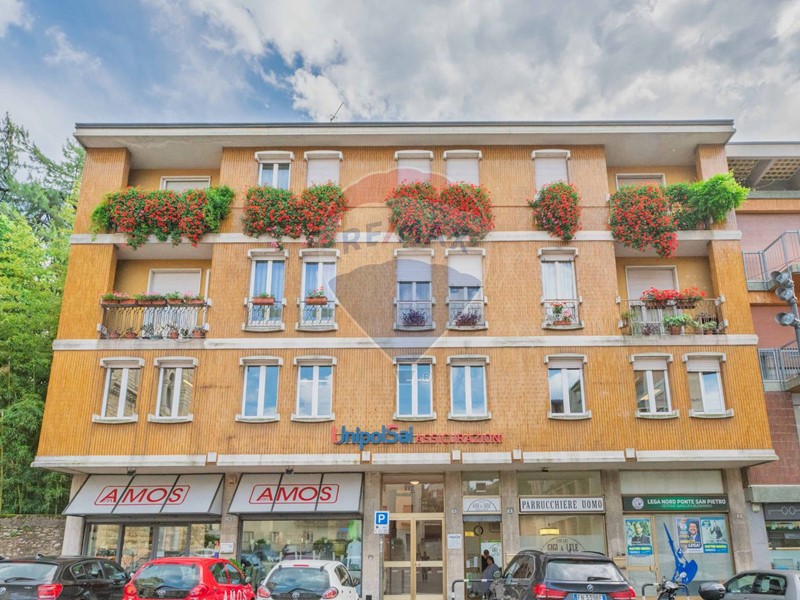 Ufficio in Vendita a Ponte San Pietro, 159'000€, 182 m²