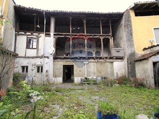 Rustico in Vendita a Casnigo, 53'000€, 206 m², con Box