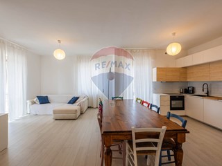 Casa Semi Indipendente in Vendita a Treviolo, 190'000€, 180 m²