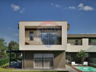 Quadrilocale in Vendita a Sotto il Monte Giovanni XXIII, 345'000€, 153 m²