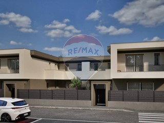 Quadrilocale in Vendita a Mapello, 375'000€, 175 m²