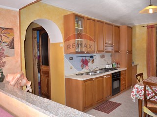 Appartamento in Vendita a Bussoleno, 81'000€, 97 m²