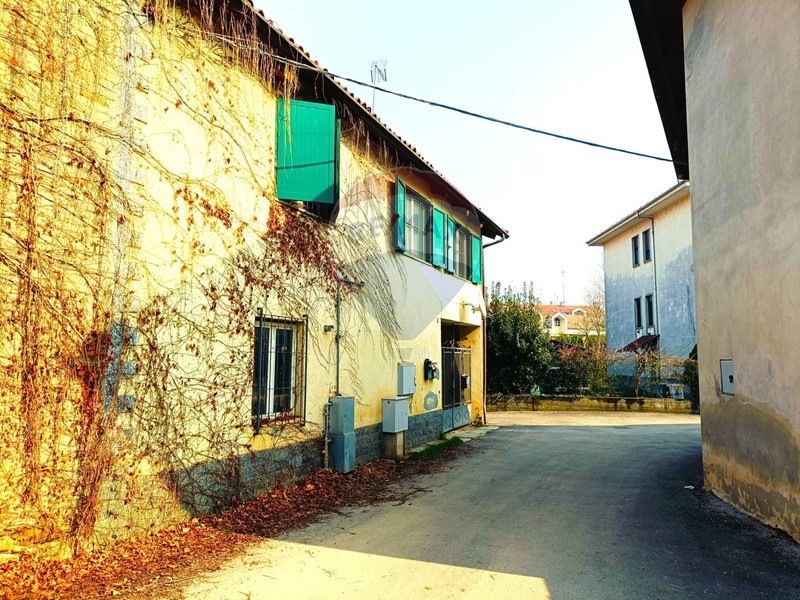 Casa Semi Indipendente in Vendita a Piossasco, 119'000€, 90 m²