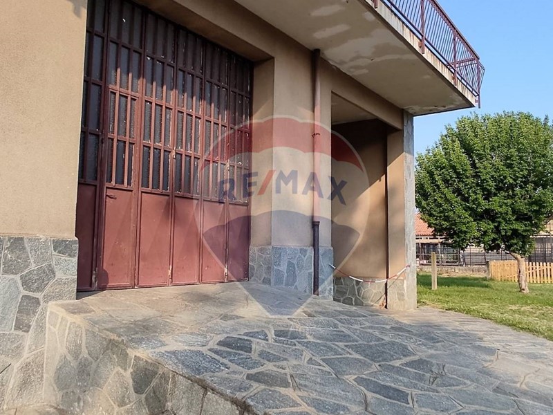 Immobile commerciale in Vendita a Giaveno, 65'000€, 162 m²
