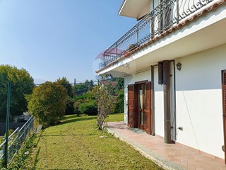 Villa in Vendita a Almese, 318'000€, 191 m²