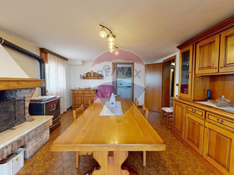 Casa Indipendente in Vendita a Bolzano Vicentino, 254'000€, 239 m²