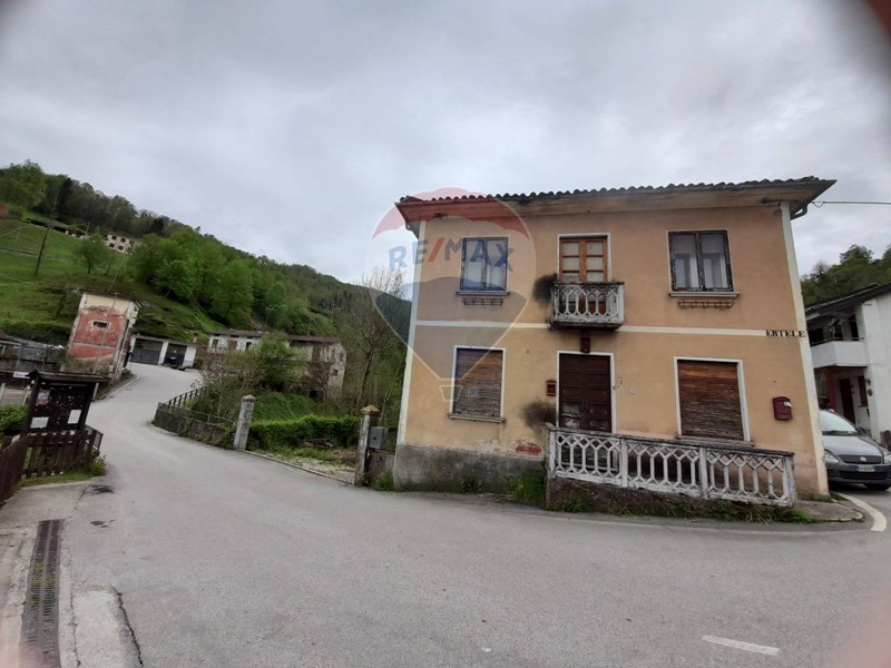 Casa Indipendente in Vendita a Valli del Pasubio, 47'000&euro;, 250 m²