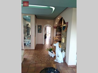 Villa in Vendita a Latina, 480'000€, 200 m²