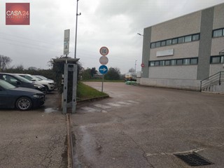 Capannone in Affitto a Cisterna di Latina, 7'000€, 1200 m²