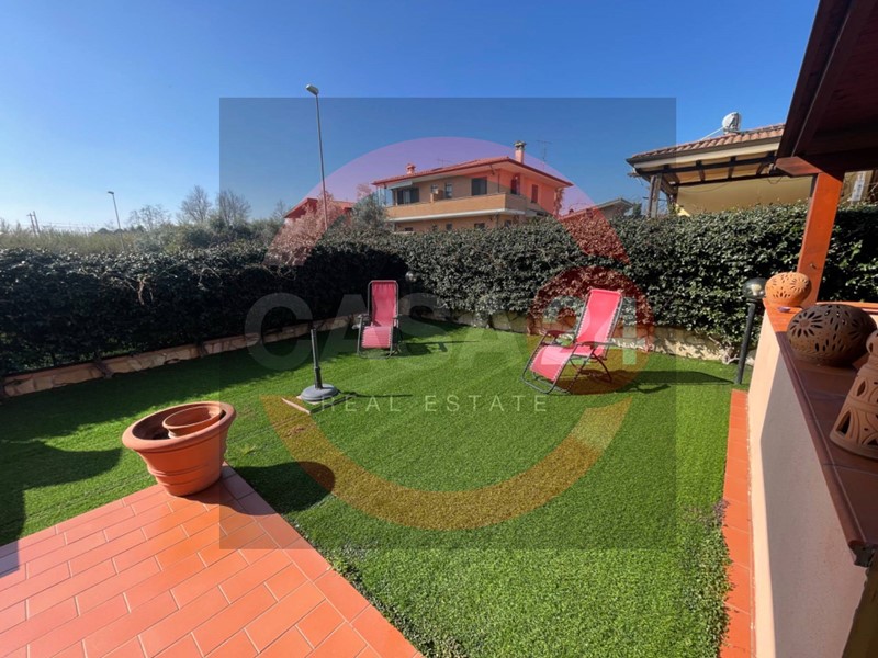 Villa in Vendita a Sermoneta, 350'000€, 156 m²