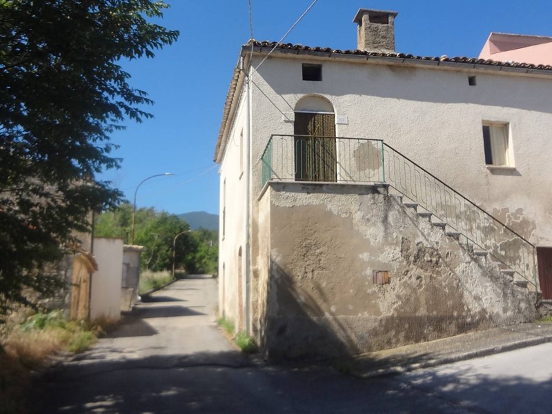 Casa Semi Indipendente in Vendita a Rapino, 23'000&euro;, 107 m²