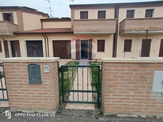 Villetta a schiera in Vendita a Copparo, 140'000&euro;, 140 m²