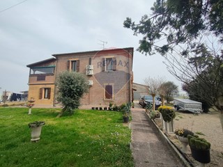 Casa Semi Indipendente in Vendita a Jolanda di Savoia, 290'000€, 360 m²