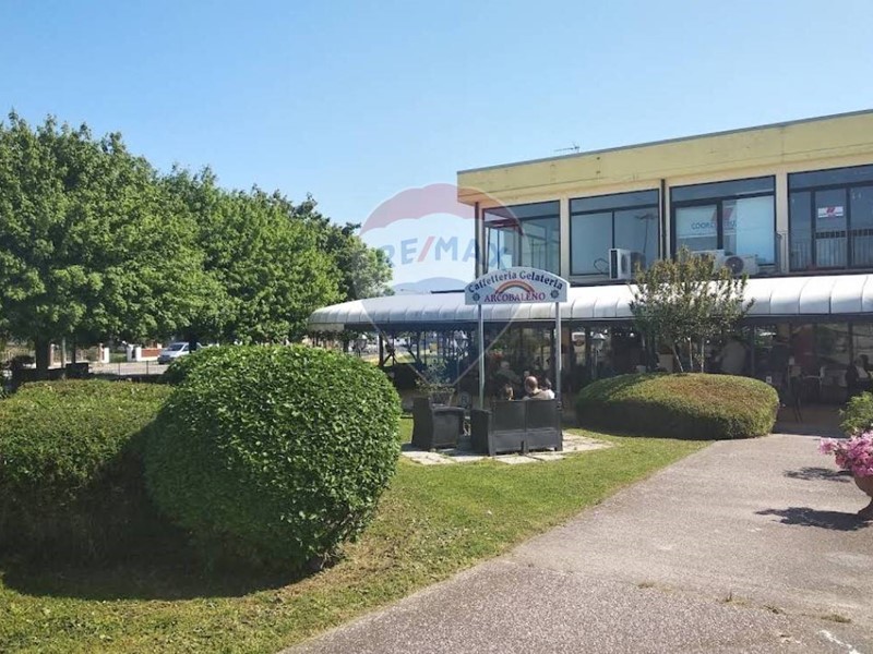 Immobile commerciale in Vendita a Tresignana, 580'000€, 1200 m²