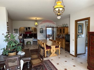 Casa Semi Indipendente in Vendita a Borgo Valbelluna, 125'000€, 160 m²