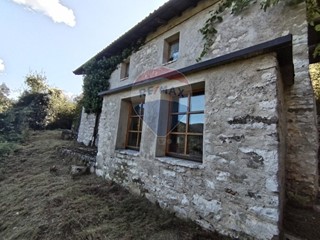 Casa Indipendente in Vendita a Borgo Valbelluna, 53'000€, 65 m²